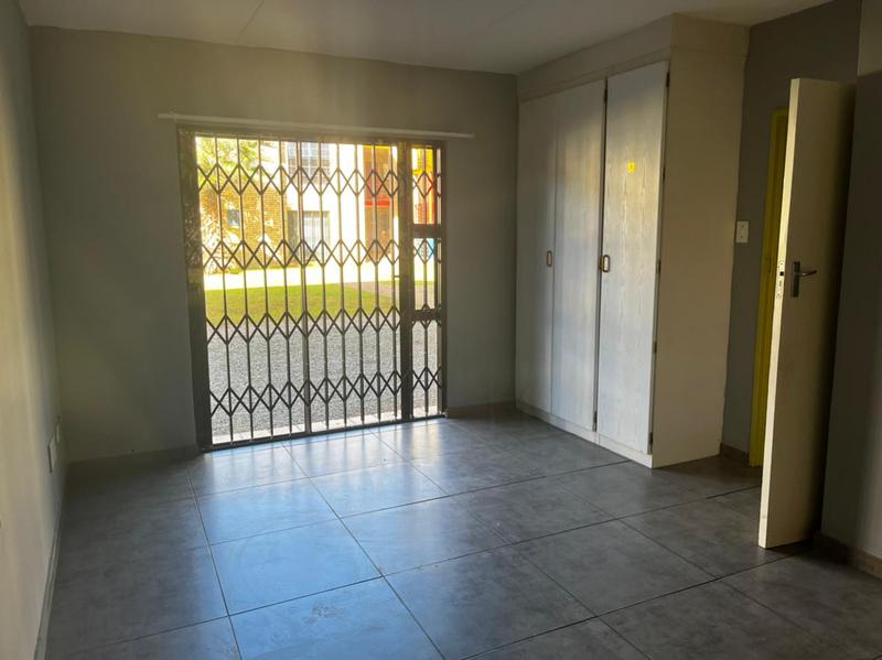 2 Bedroom Property for Sale in Kannoniers Park North West